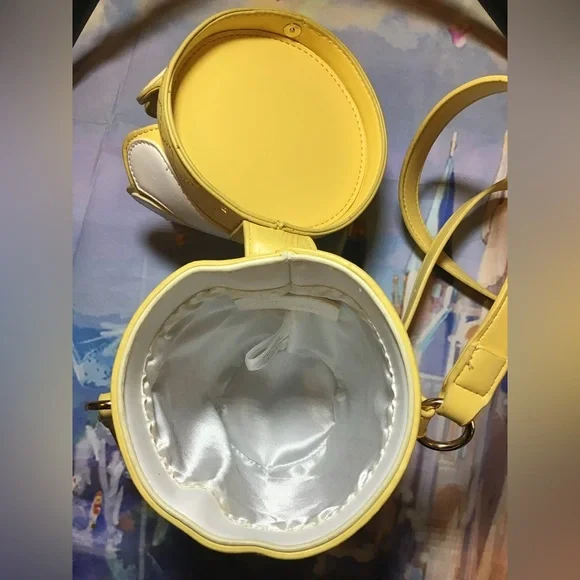 Cakeworthy dole whip purse limited release crossbody -preowned - Picture 6 of 10